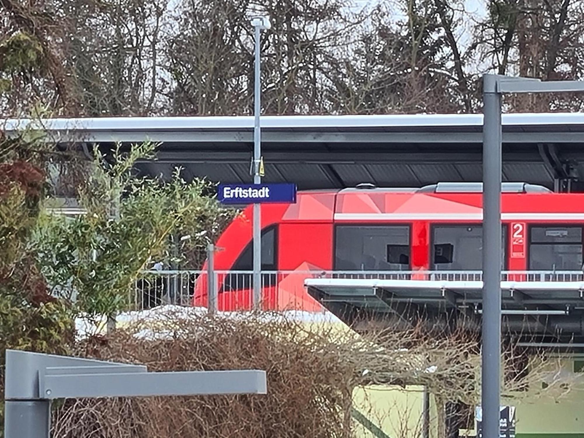 Ferienwohnung In Erftstadt 2 Min Fusslaeufig Zum Bahnhof, Phantasialand, Koeln, Koeln Messe, Eifel Eksteriør billede